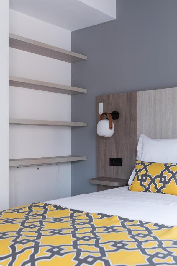 Apartamentos Las Torres Madrid Eksteriør billede